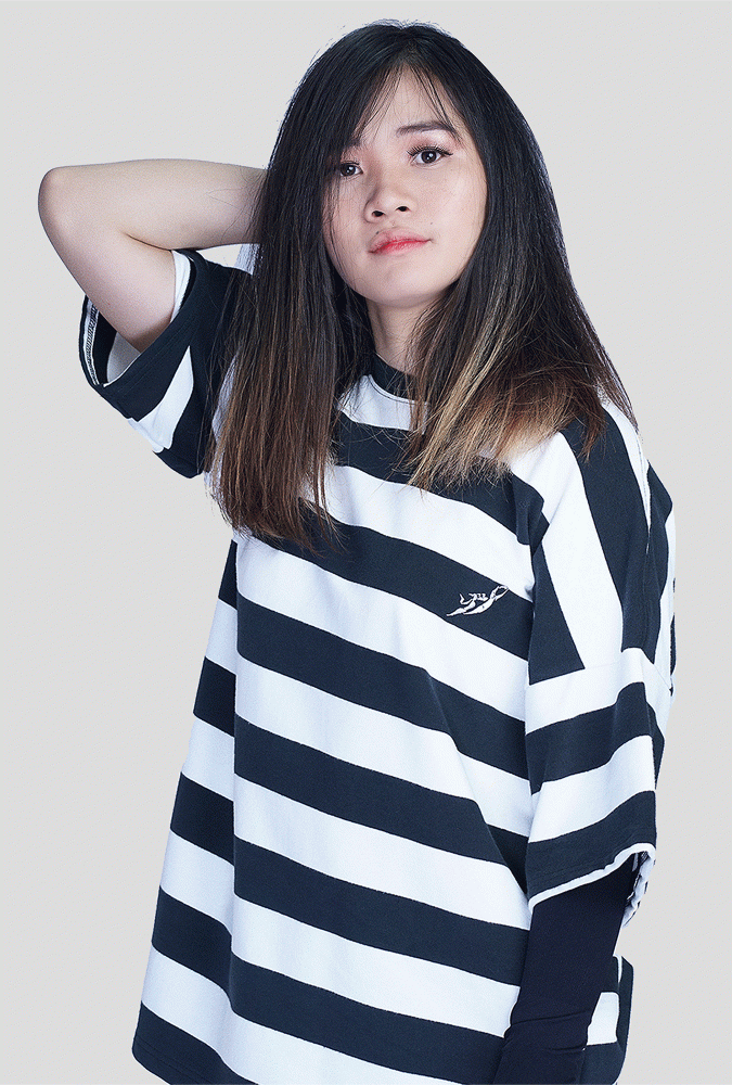 Black and White Stripe Oversize Girl T-shirt